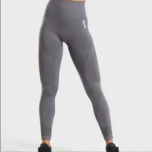 GYMSHARK Energy Seamless Leggings in Gray Size Large Approx.